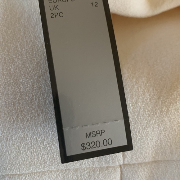 Women suit - Picture 6 of 10